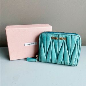 *9.5/10 Condition* Miu Miu lettering zipped purse
